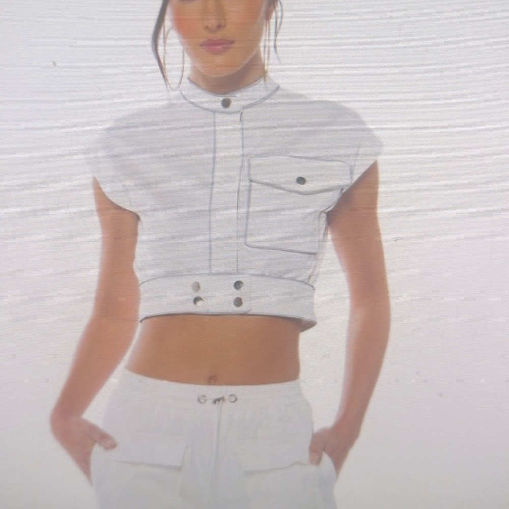 Cropped cargo top - Picture 3 of 8